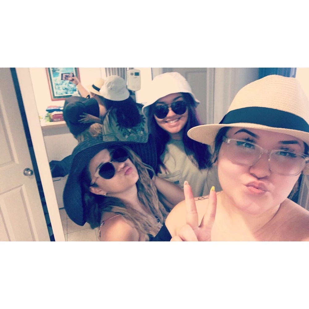 Meet your Posher, Charlene